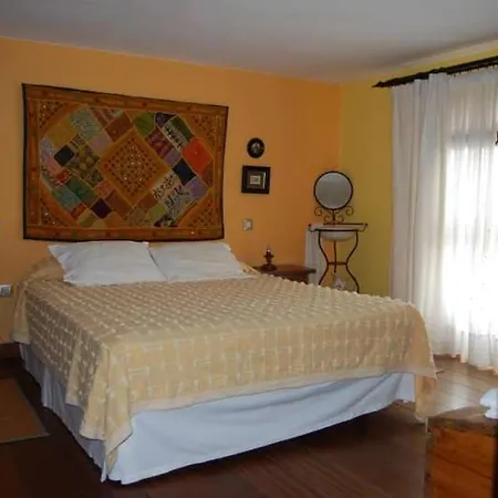 Sleeps 4 Wifi Villa