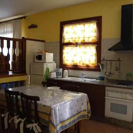 Sleeps 4 Wifi Villa *